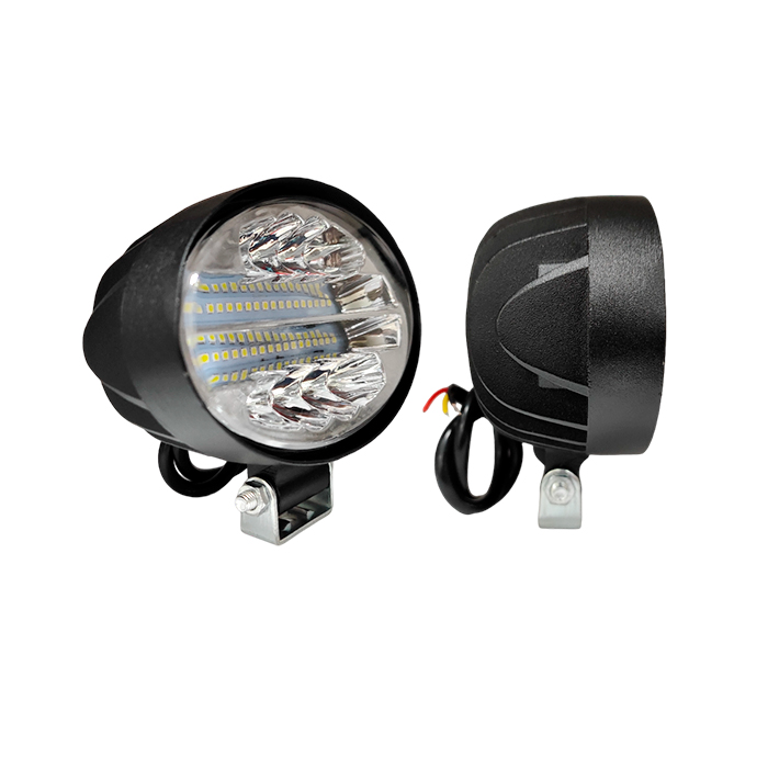 FAROL AUXILIAR LED 48 LEDS BIVOLT S/FLASH 144W OVAL (9V-36V)14X10,5X5,4CM
